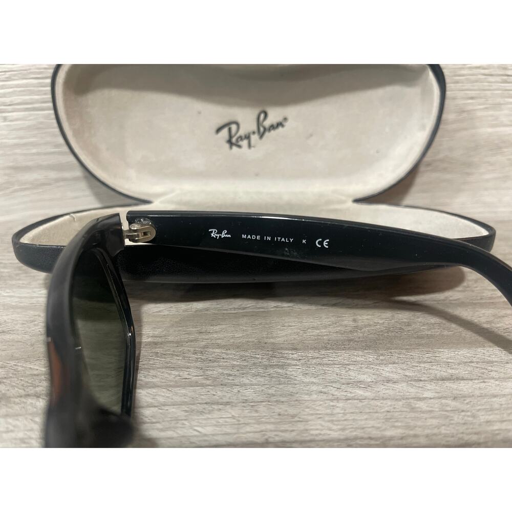 Ray-Ban RB2132 New Wayfarer 901 52-18 Black G15 Sunglasses Italy w/ Case - Picture 6 of 10